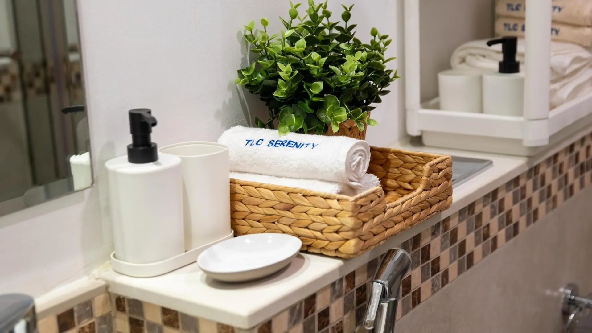 Vera Residence 1 Bedroom Apartment - Business Bay Dubai