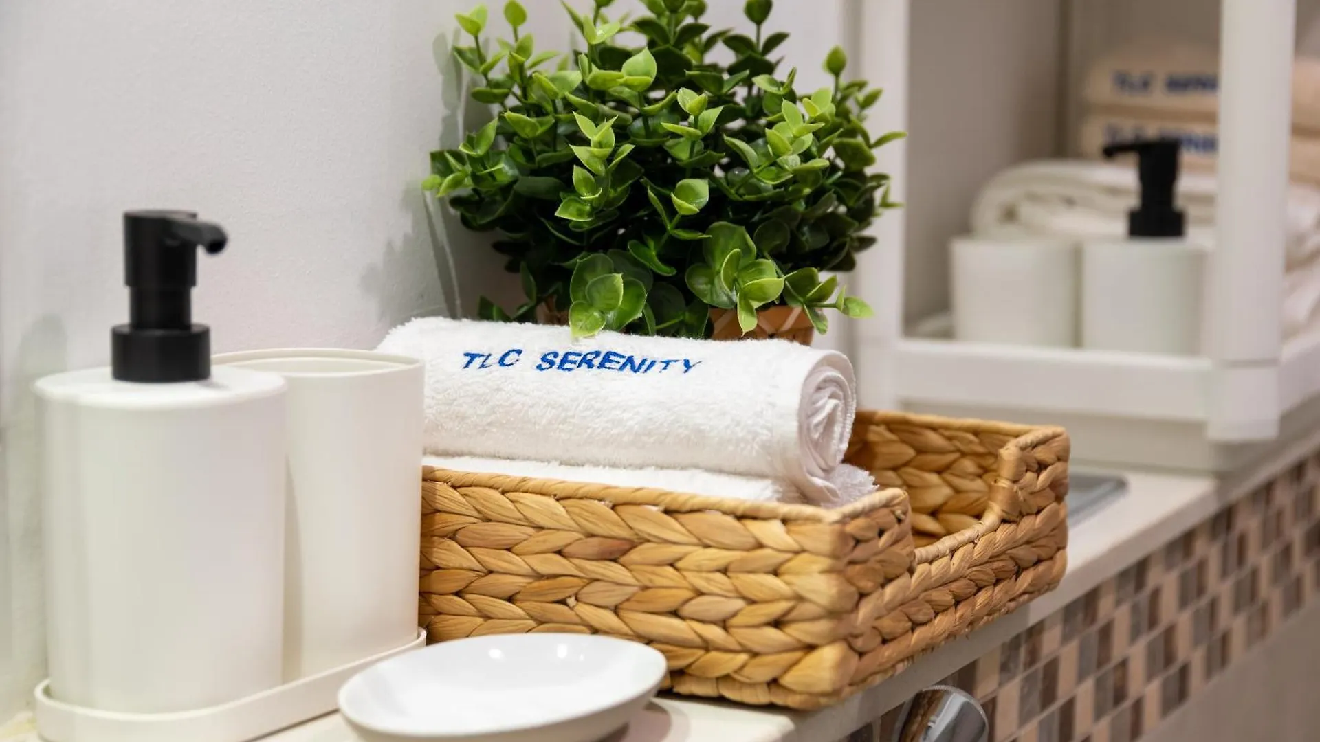 Vera Residence 1 Bedroom Apartment - Business Bay Dubai